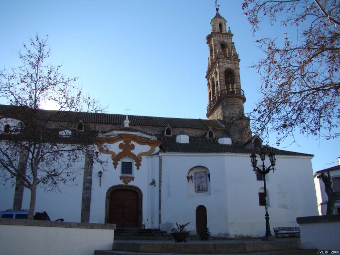 Archivo:Parte trasera de la Catedral.jpg