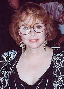 Piper Laurie 1990.jpg