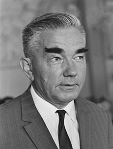 Alexander Kotov 1967a.jpg