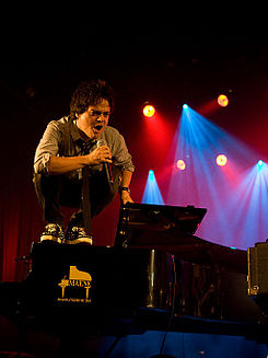 Jamie Cullum 2011.jpg